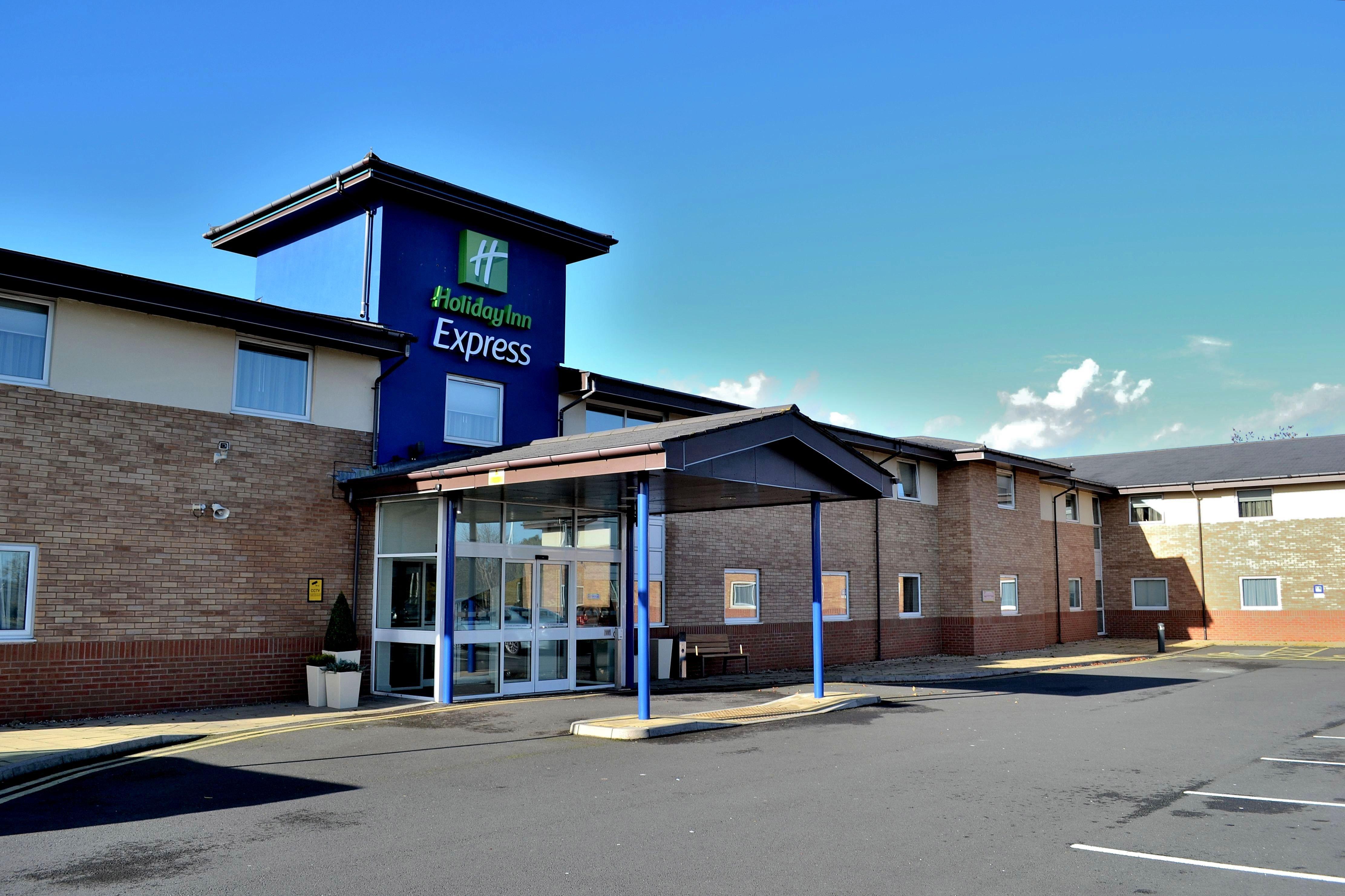 Holiday Inn Express Shrewsbury By Ihg Esterno foto