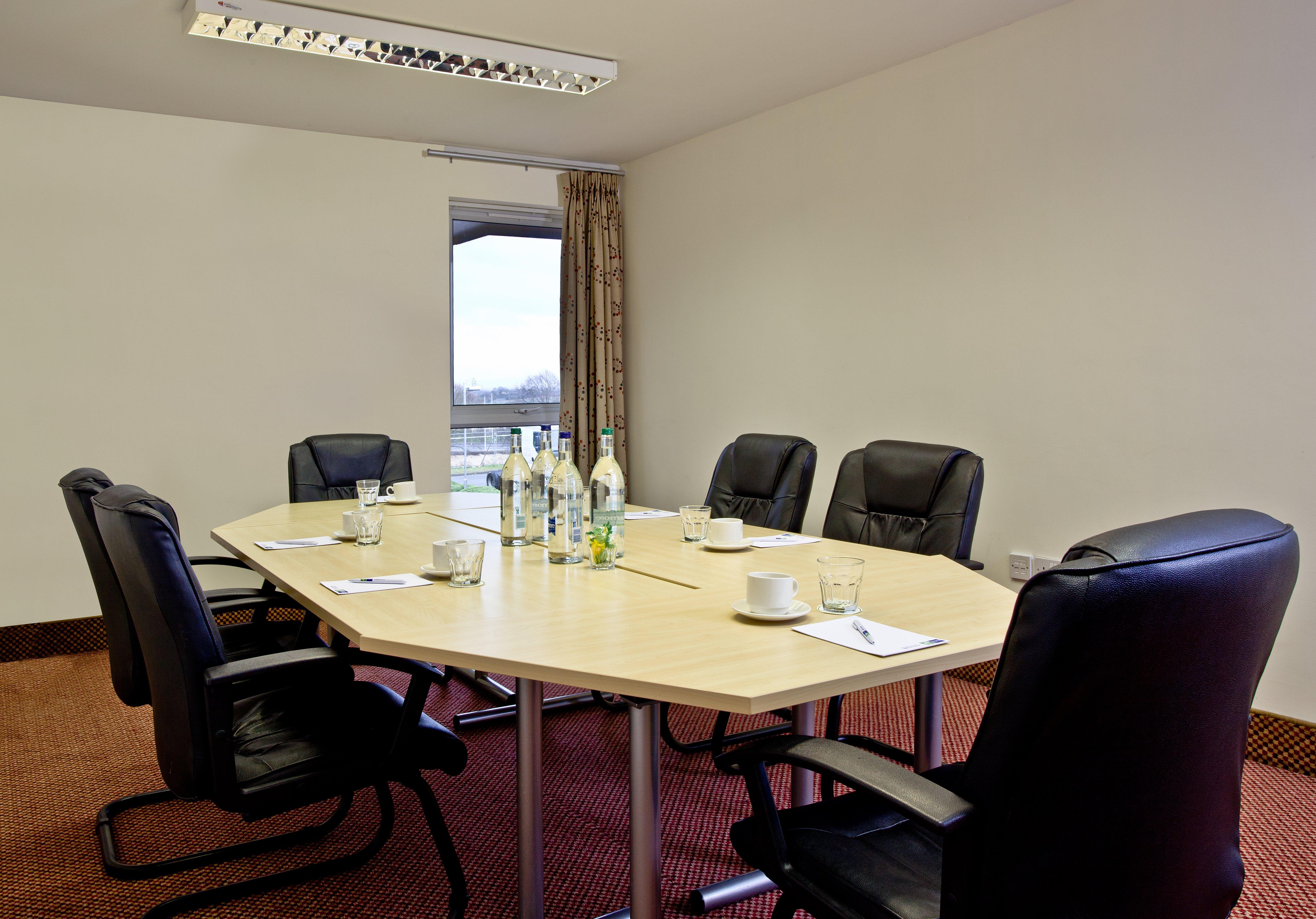 Holiday Inn Express Shrewsbury By Ihg Esterno foto
