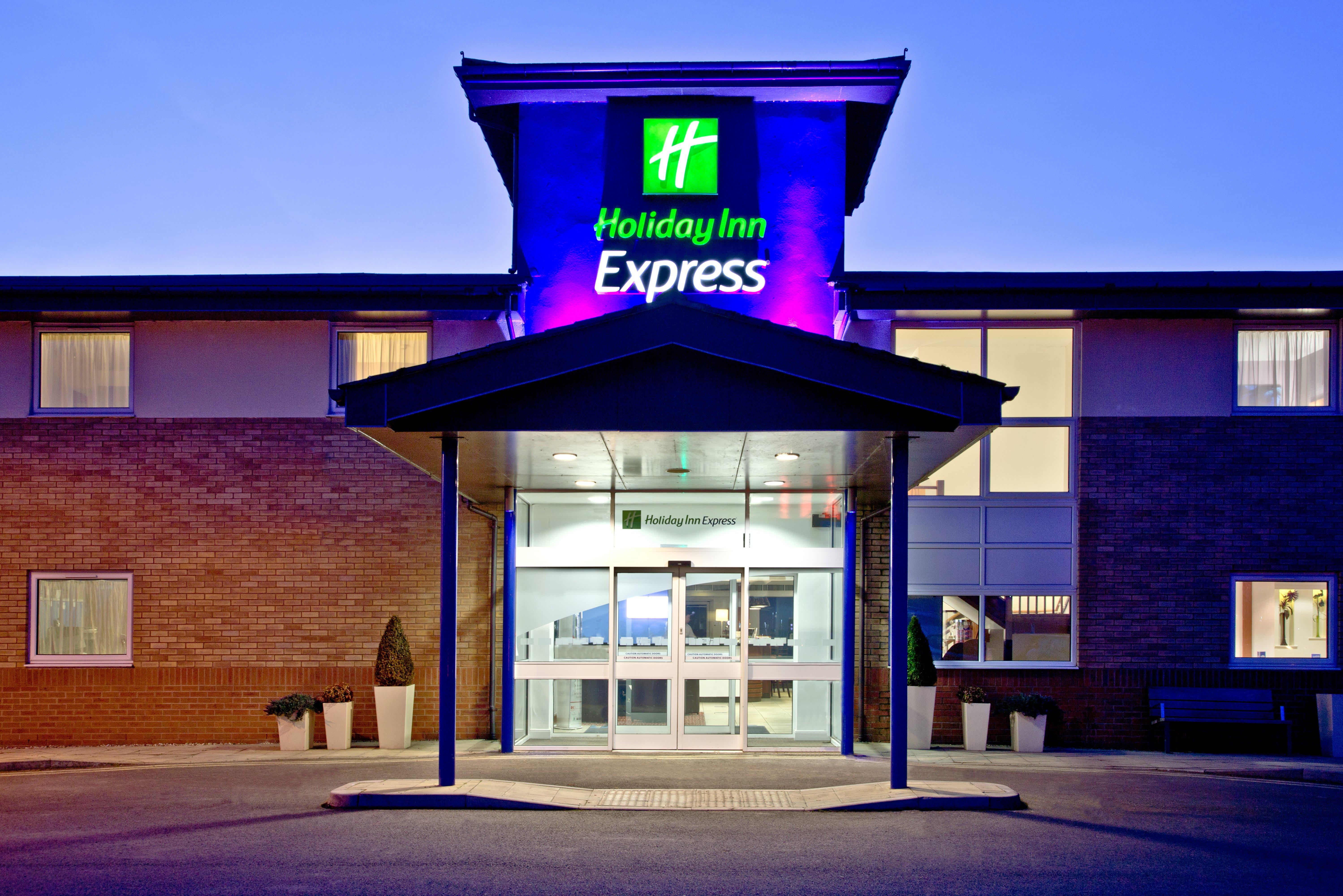 Holiday Inn Express Shrewsbury By Ihg Esterno foto