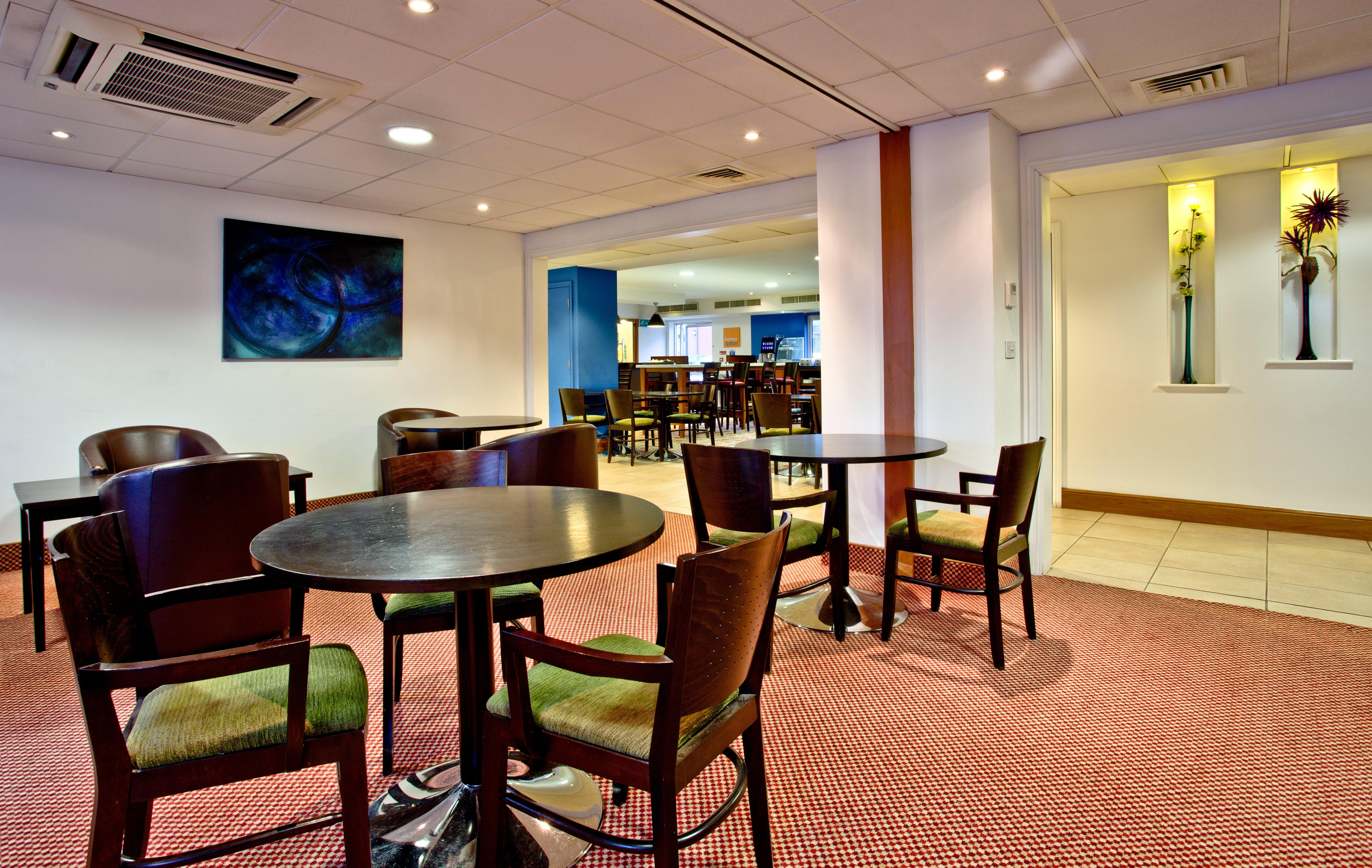 Holiday Inn Express Shrewsbury By Ihg Esterno foto