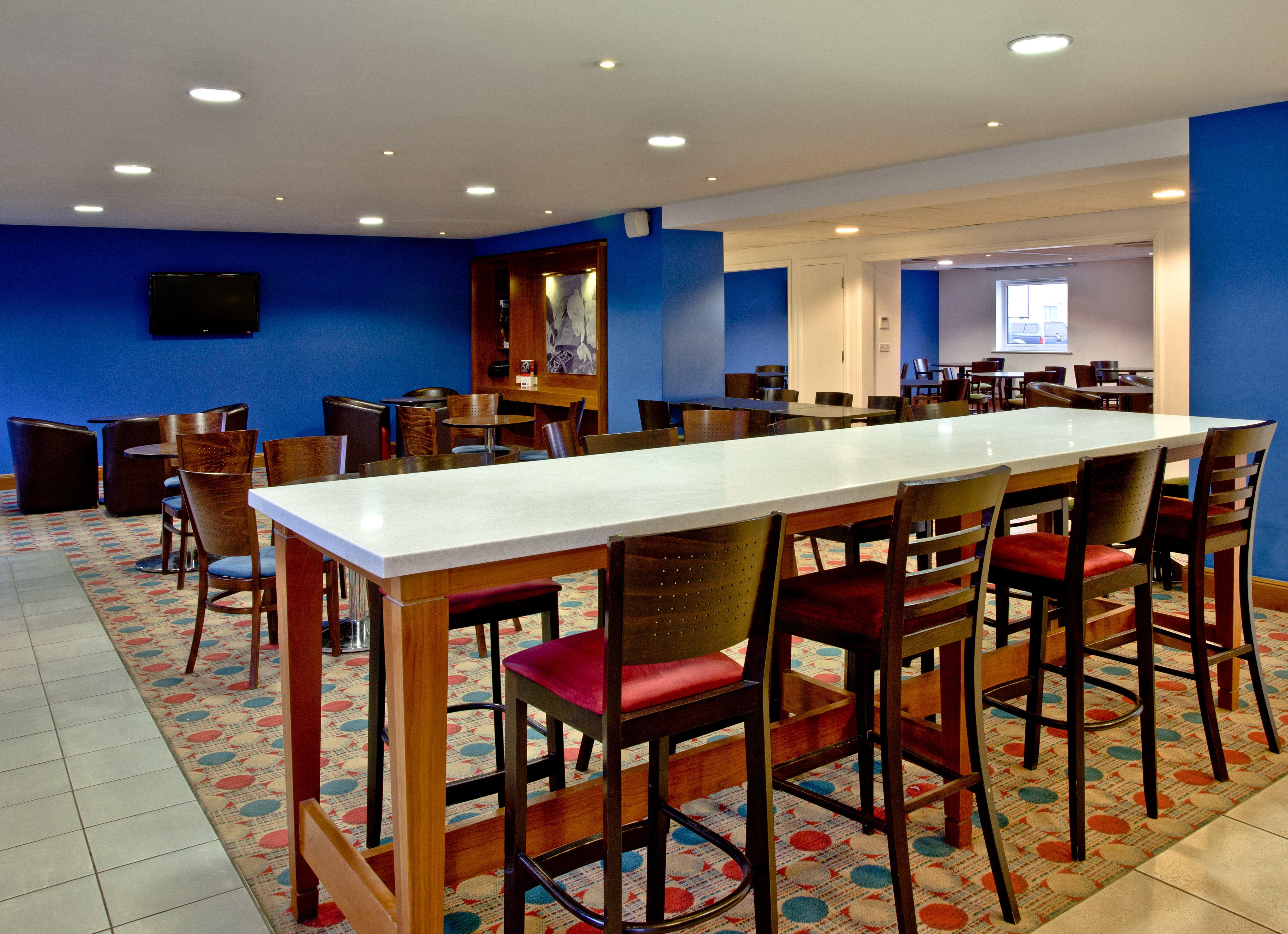 Holiday Inn Express Shrewsbury By Ihg Esterno foto