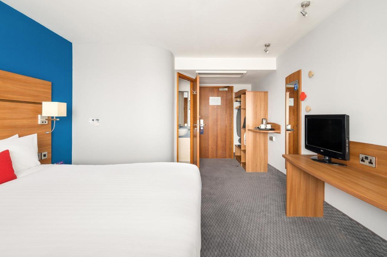 Holiday Inn Express Shrewsbury By Ihg Esterno foto