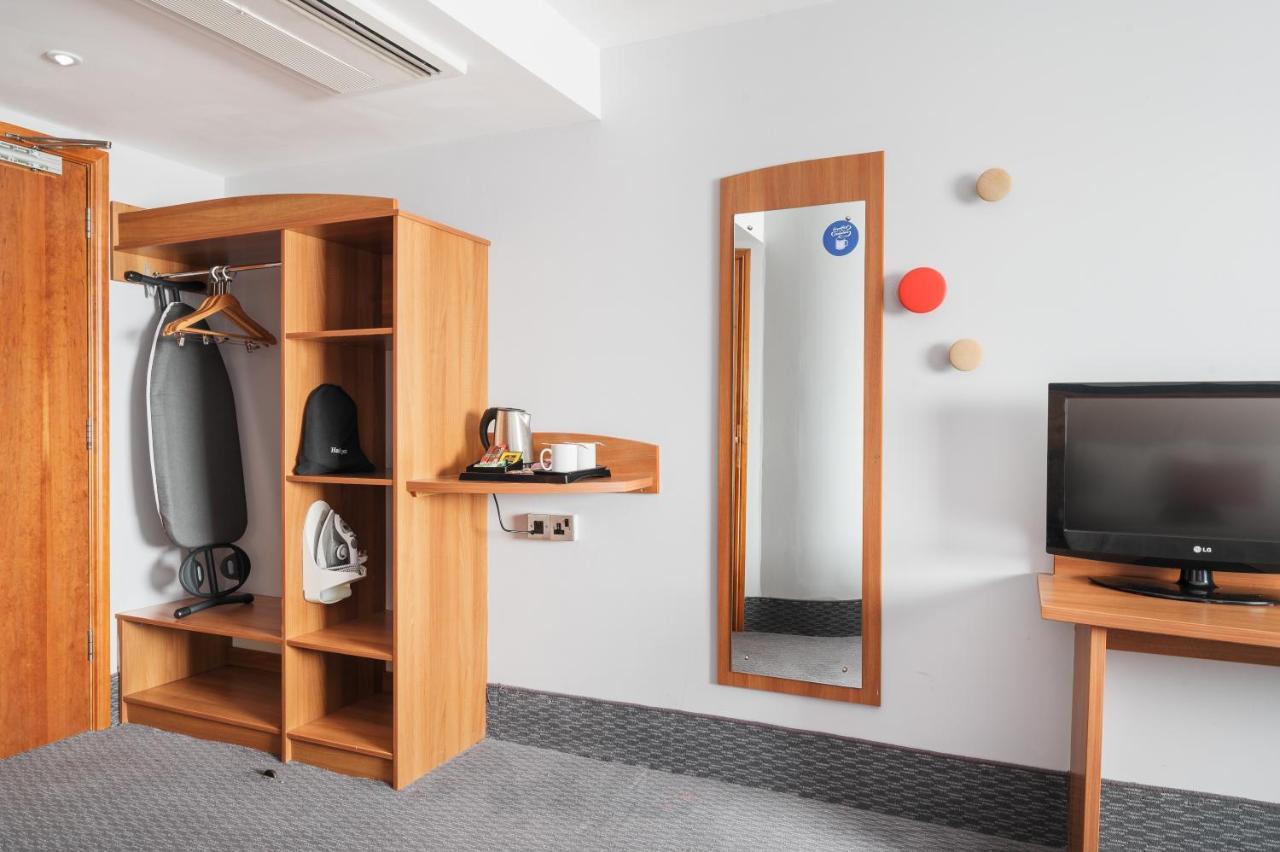 Holiday Inn Express Shrewsbury By Ihg Esterno foto