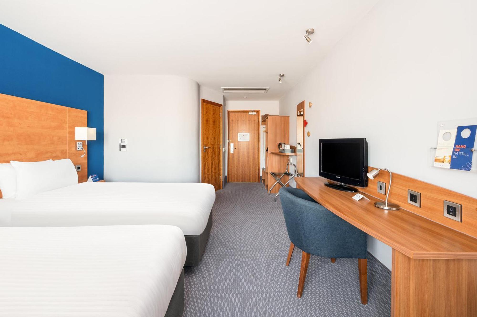 Holiday Inn Express Shrewsbury By Ihg Esterno foto
