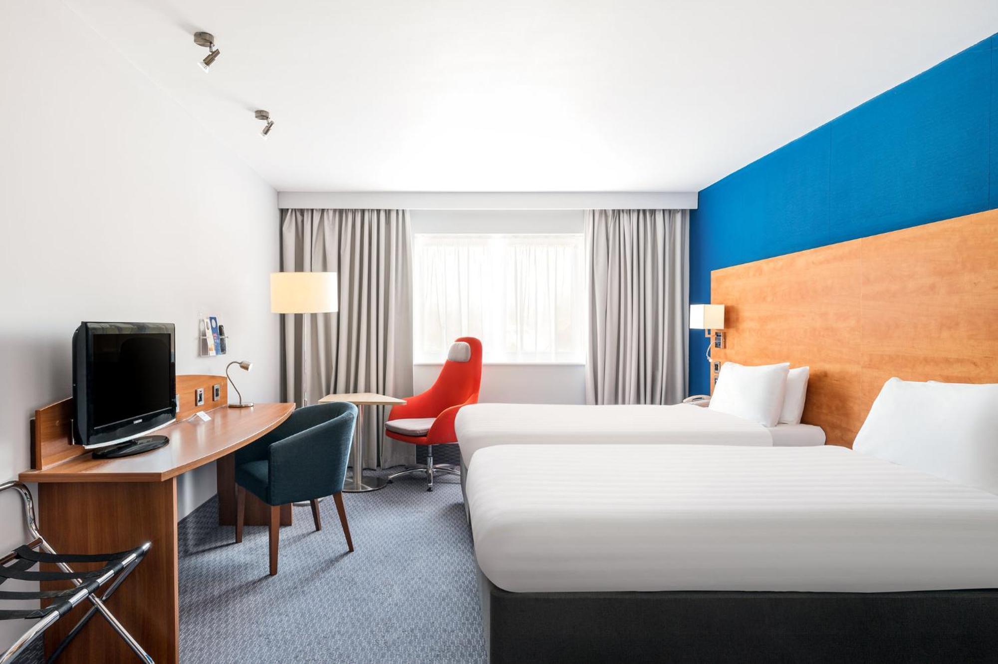 Holiday Inn Express Shrewsbury By Ihg Esterno foto