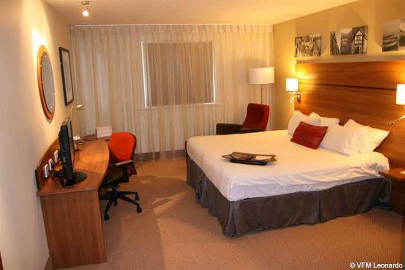 Holiday Inn Express Shrewsbury By Ihg Esterno foto