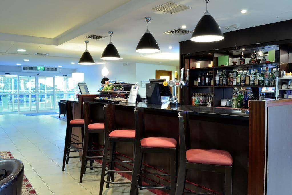 Holiday Inn Express Shrewsbury By Ihg Esterno foto